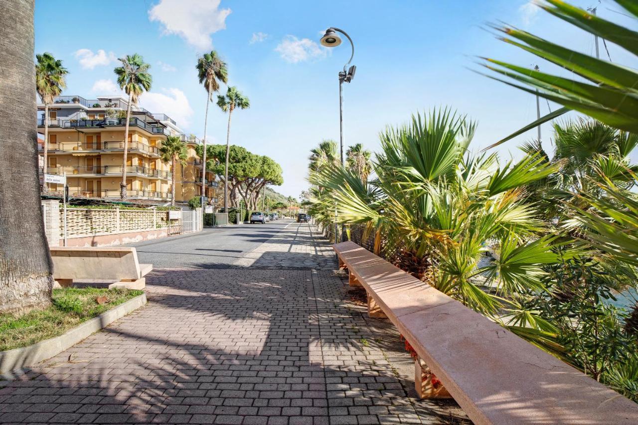 Casa Laura Elena Lejlighed San Bartolomeo Al Mare Eksteriør billede